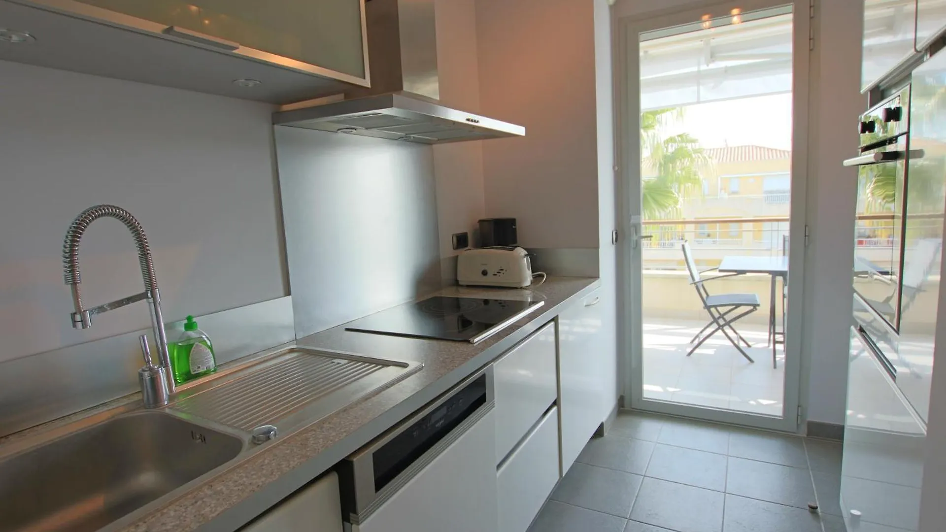 Fully Equipped Apartment With Large Terrace Lounge Area Cannes