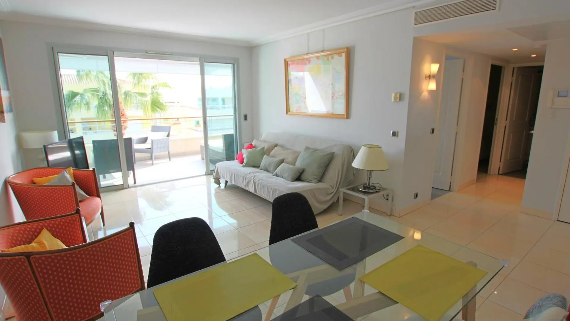 Fully Equipped Apartment With Large Terrace Lounge Area Cannes